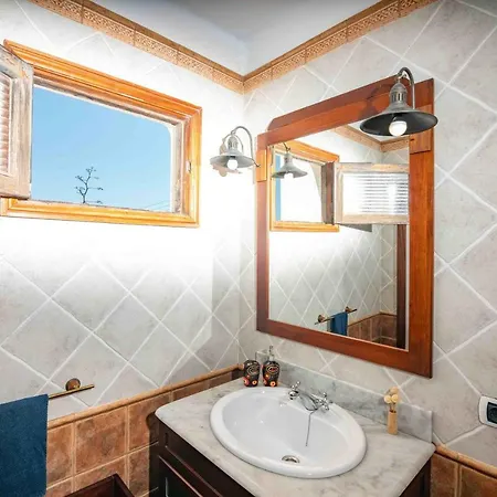 Casa Mira *
